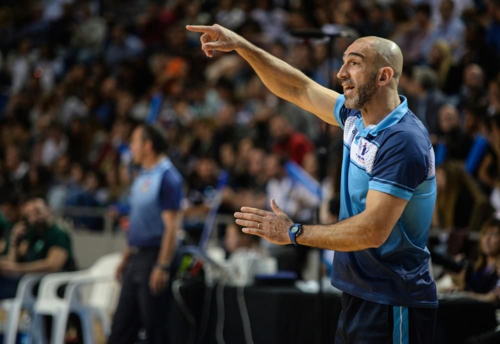 Palmas Volleyballer haben die spanische Meisterschaft gewonnen. Can Ventura besiegte am Samstag (29.4.) in der Halle von Son Moix den amtierenden Meister Almería mit 3:1-Sätzen.