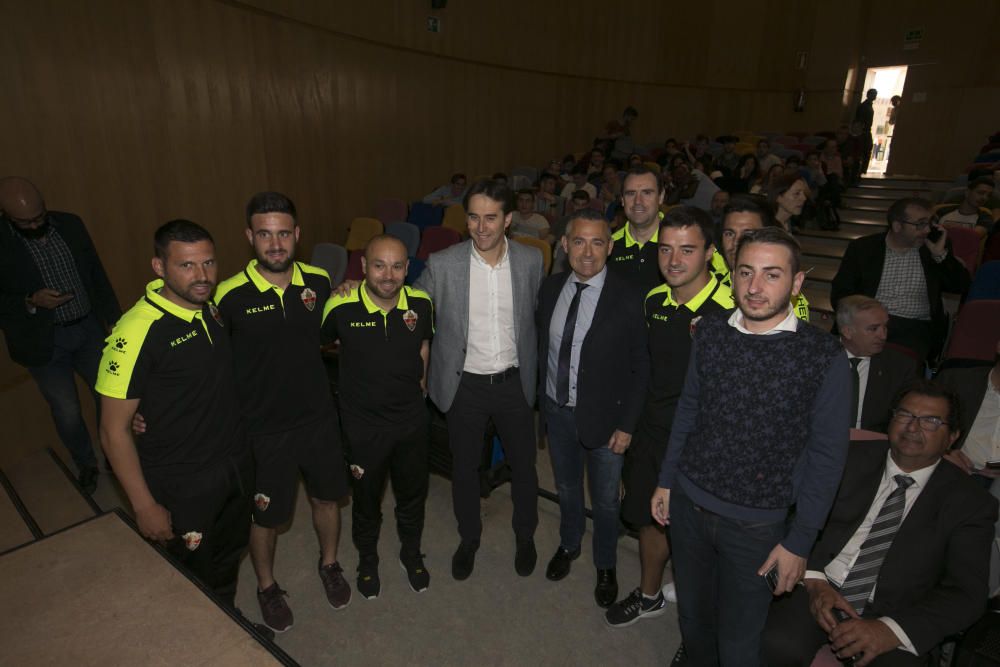 El seleccionador Julen Lopetegui en la Universidad de Alicante.