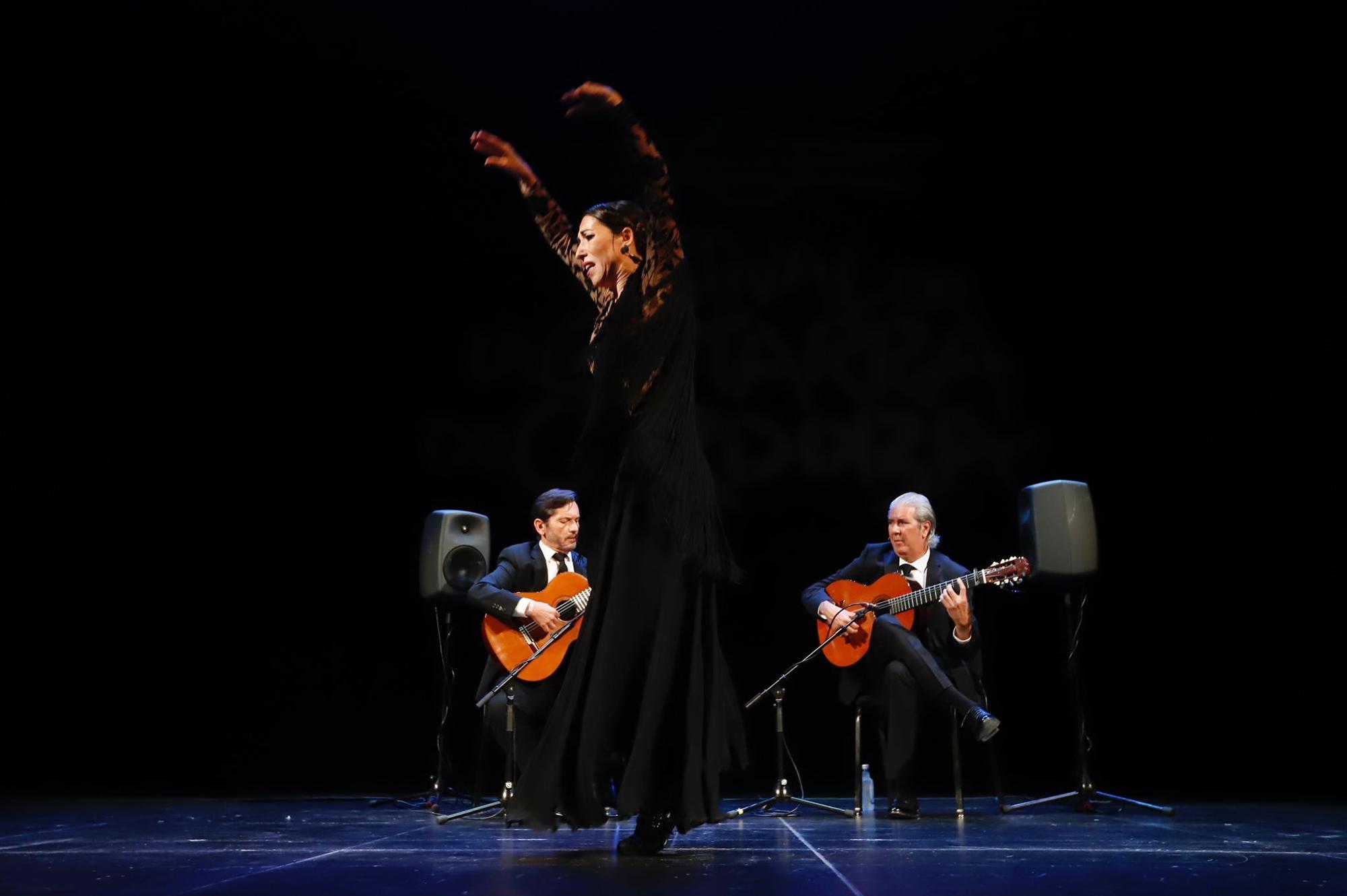 Los guitarristas José María Gallard y Miguel Ángel Cortés junto a la bailaora Ana Morales estrenan "Albéniz Flamenco" en el Teatro Góngora