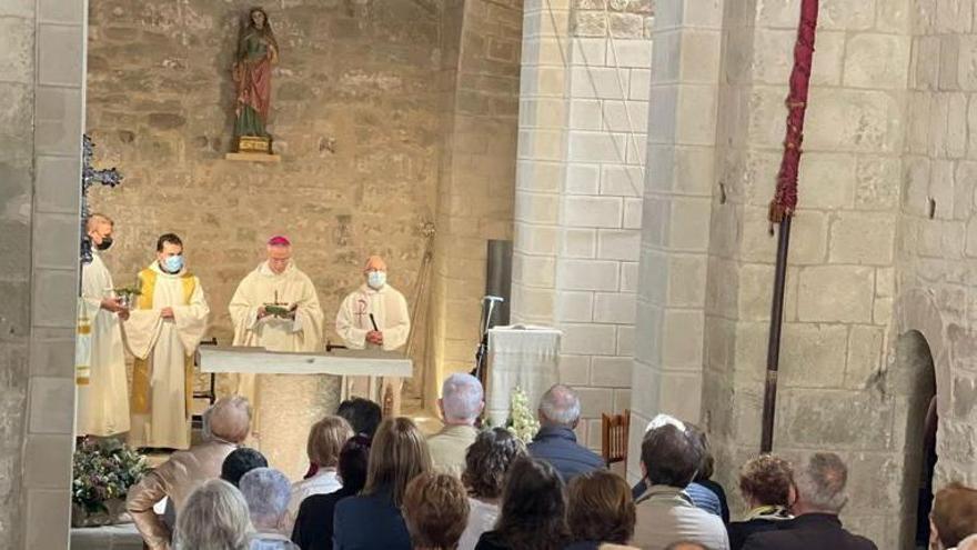 Celebració a l&#039;interior de l&#039;església