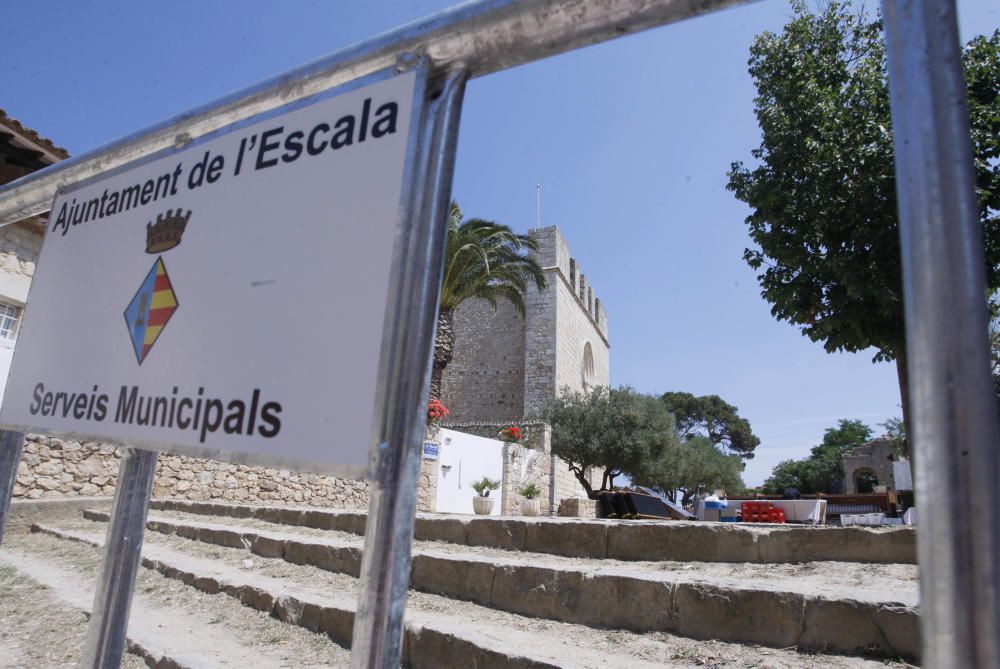 Tanquen l'accés a Sant Martí d'Empúries pel casament d'un magnat dels EUA