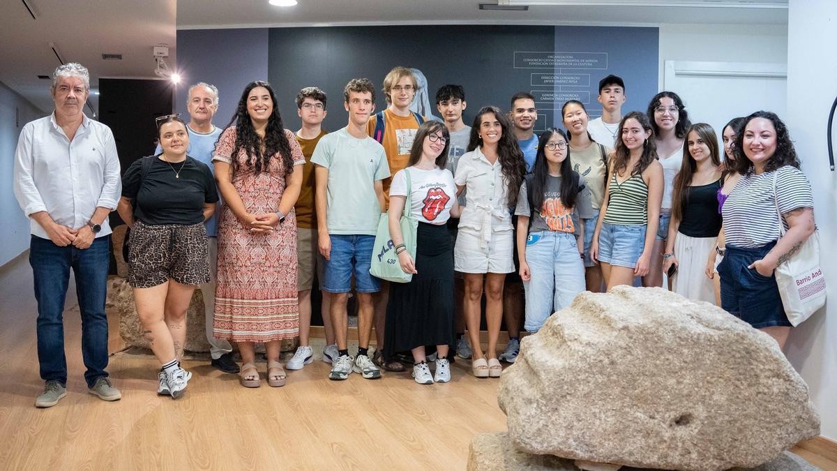 Bienvenida al campo de voluntariado de jóvenes en Mérida.