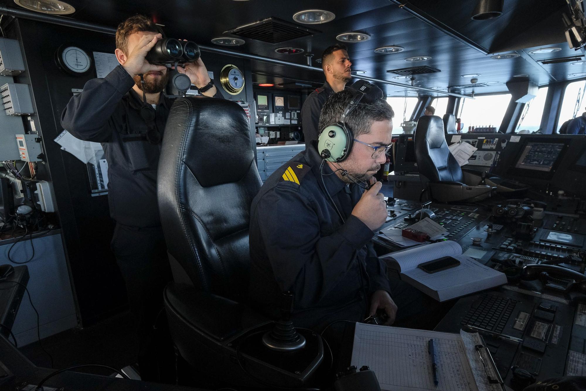 La Armada realiza maniobras de adiestramiento en Gran Canaria