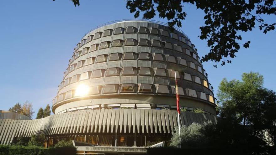 El Constitucional suspende el pleno del Parlament del lunes