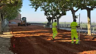 Arrancan las tareas de nivelación de los paseos de la Mota en Benavente