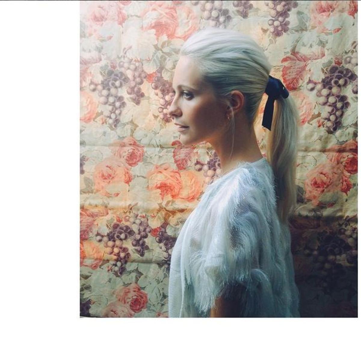 El recogido de Navidad de Poppy Delevingne