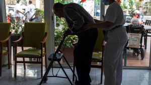 Poques places públiques i residències a 100 euros el dia