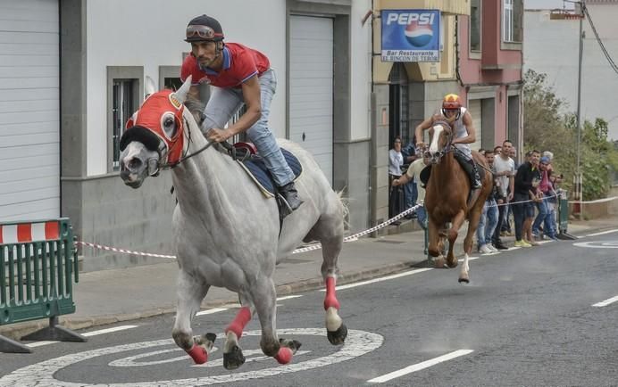 16/09/2017 TEROR. Carrera de caballos en la Avda. del Cabildo en Teror.  FOTO: J.PÉREZ CURBELO