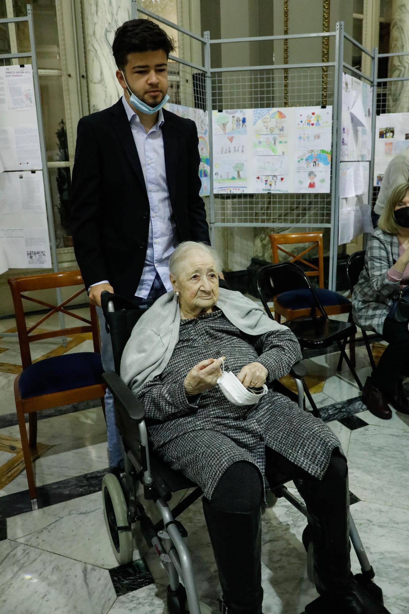 Recepción a las personas que cumplen 100 años en València