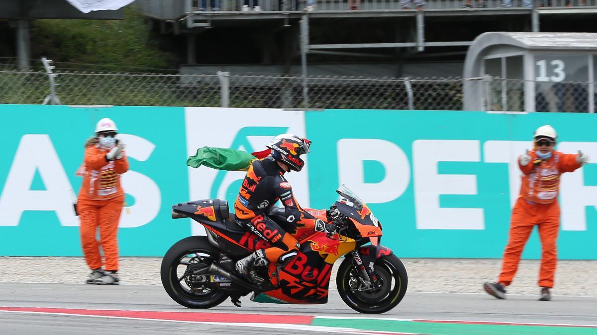 Oliveira se impone en el Circuit