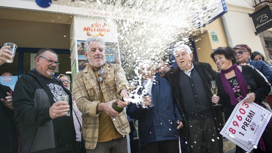 El Sorteo del Niño pasa de largo en la Región pero riega Girona de millones