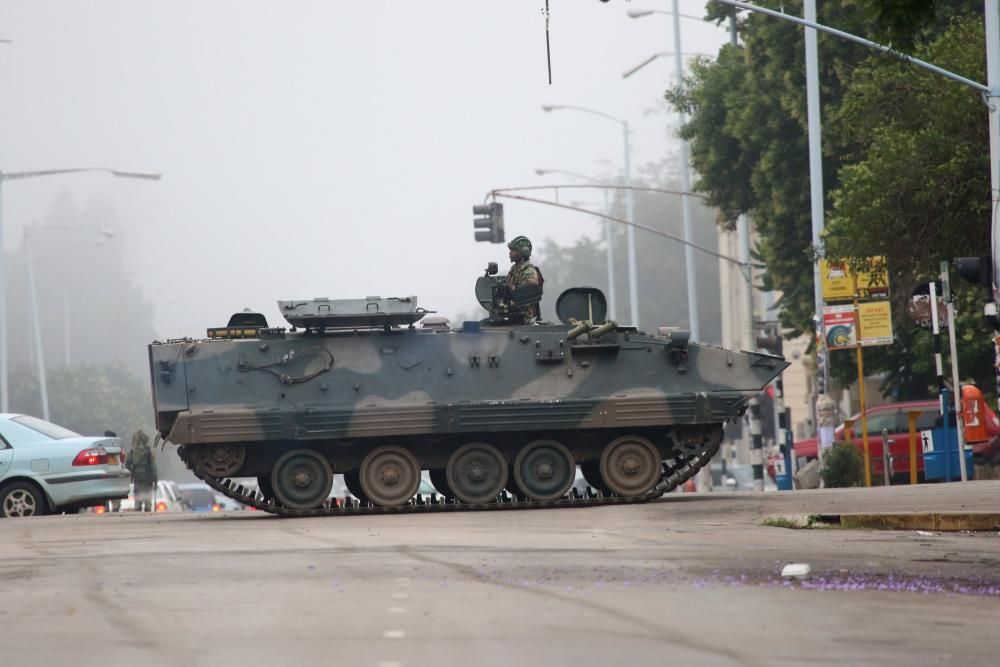 Los militares toman las calles en Zimbabue