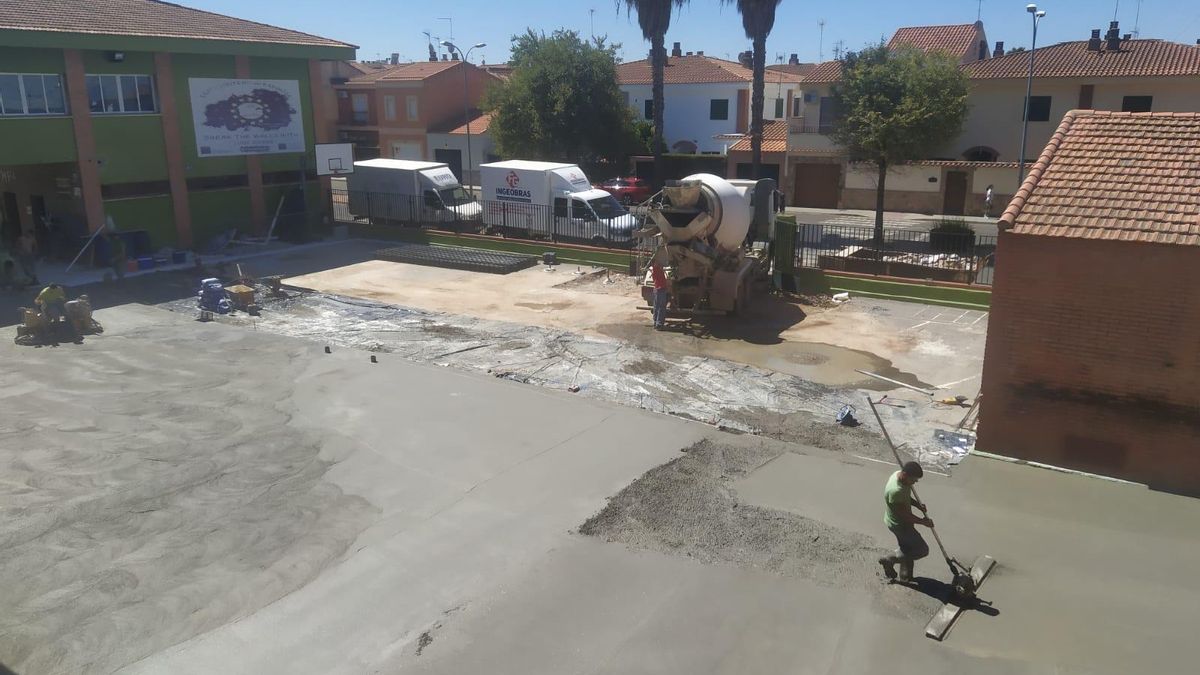 Obra de remodelación del patio infantil del colegio Montero de Espinosa