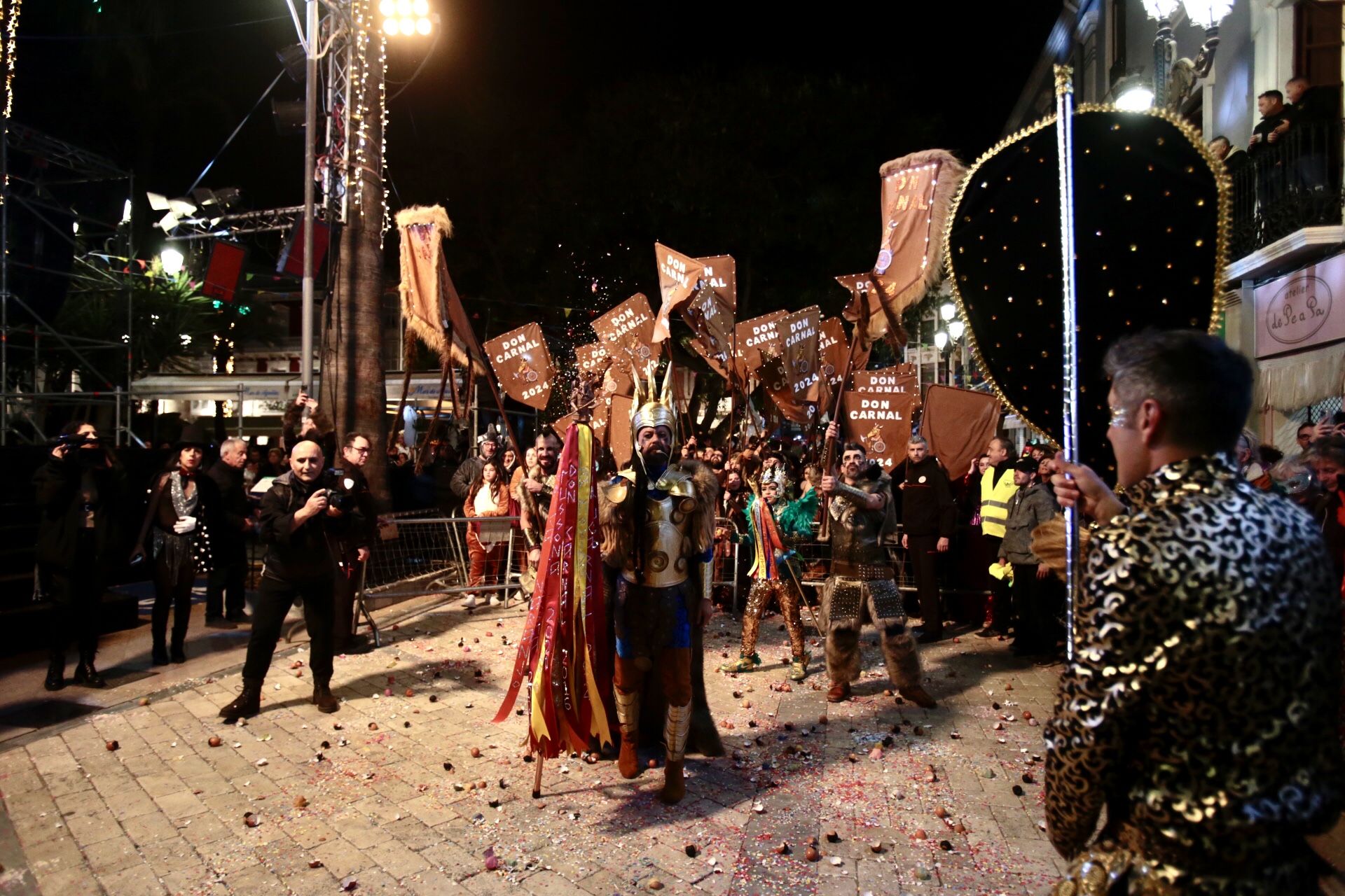 Batalla de Don Carnal y Doña Cuaresma, y pregón del Carnaval de Águilas en fotos