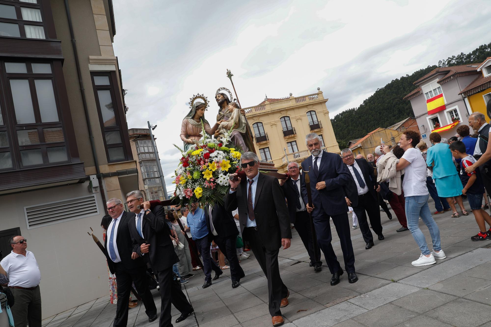 EN IMÁGENES: Así fue la procesión de los santos por las calles de San Juan de la Arena