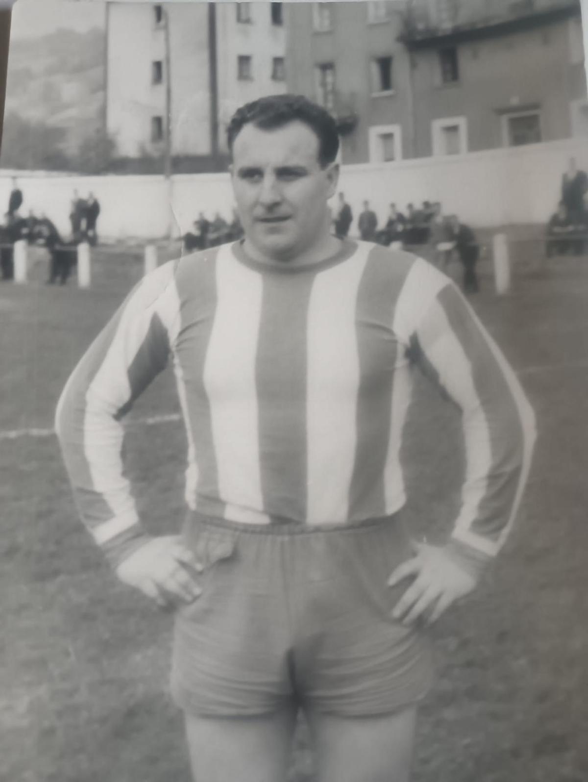 Atanasio, con la camiseta del Titánico.