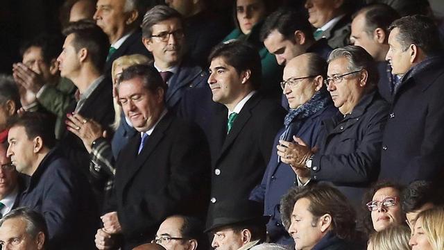 El ministro de Interior Juan Ignacio Zoido en el palco del Sánchez-Pizjuán, en Sevilla, el Día de Reyes.el ministro del inte180108141205