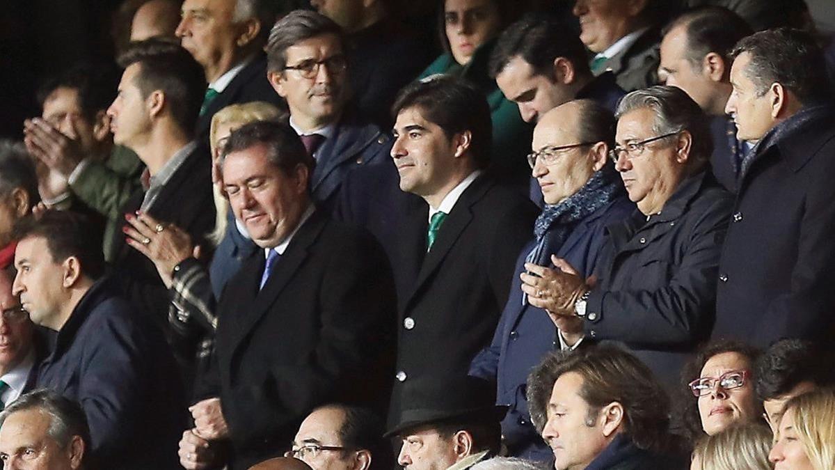 El ministro de Interior Juan Ignacio Zoido en el palco del Sánchez-Pizjuán, en Sevilla, el Día de Reyes.el ministro del inte180108141205