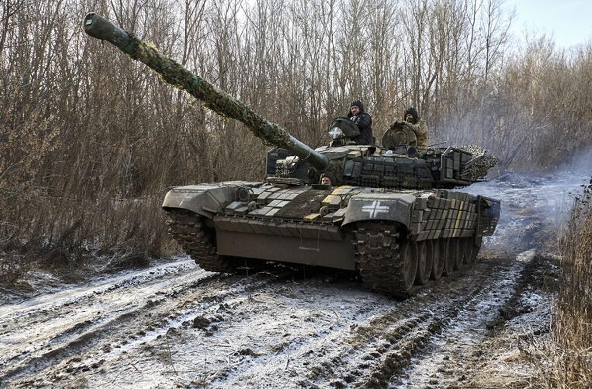 Un tanque ucraniano en el frente
