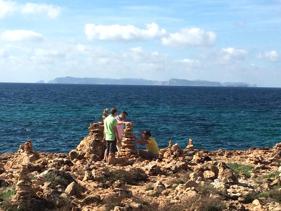 Steinmännchenbauer am Werk auf Mallorca