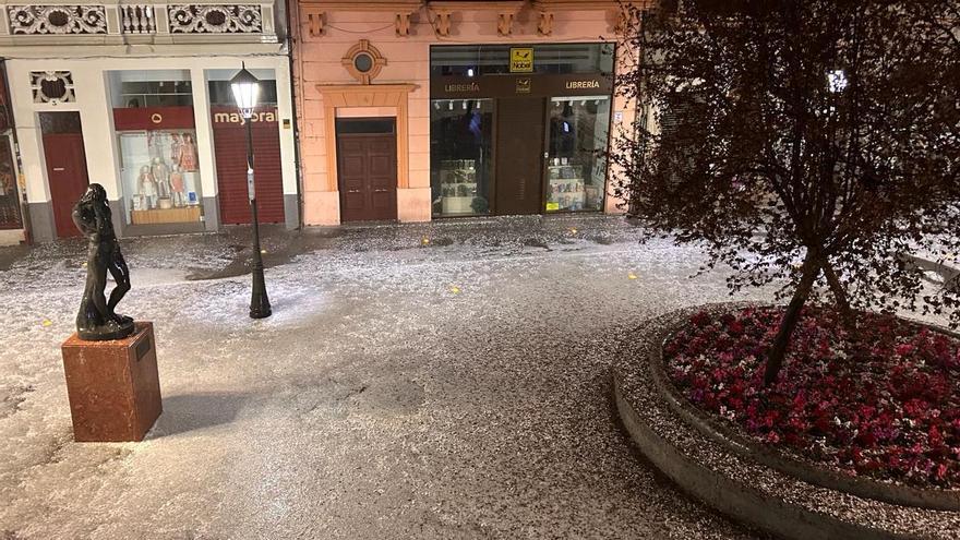 VÍDEO | Las imponentes imágenes del brutal granizado de esta madrugada en Zamora