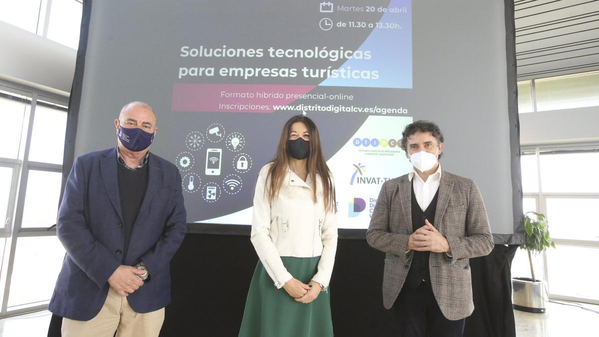 Antonio Rodes, Carolina Pascual y Franscesc Colomer.