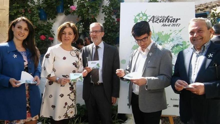 Córdoba exporta al mundo 25.000 sobres con la flor del azahar