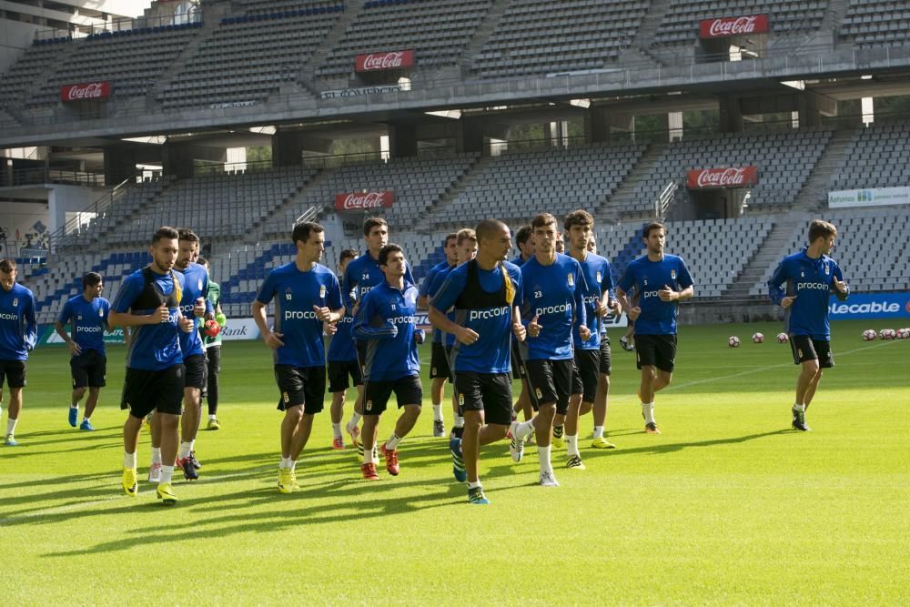 Entrenamiento del Real Oviedo en el Tartiere