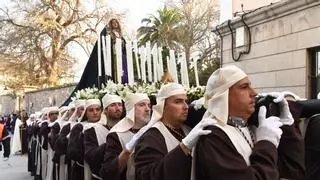 La procesión de Os Caladiños  recorre las calles de la Ciudad Vieja de A Coruña