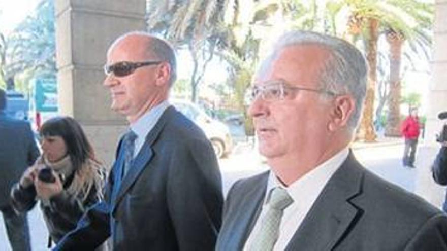 La juez Alaya impone una fianza de 807 millones al exconsejero de empleo