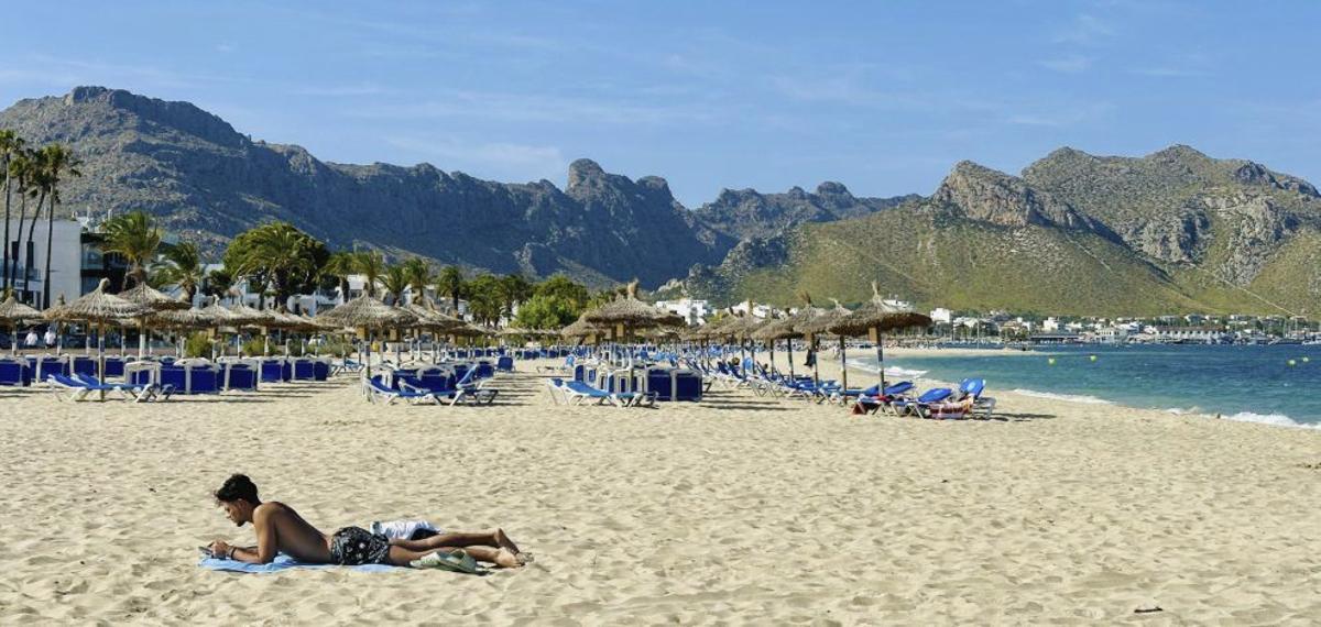 Platja de Llenaire.