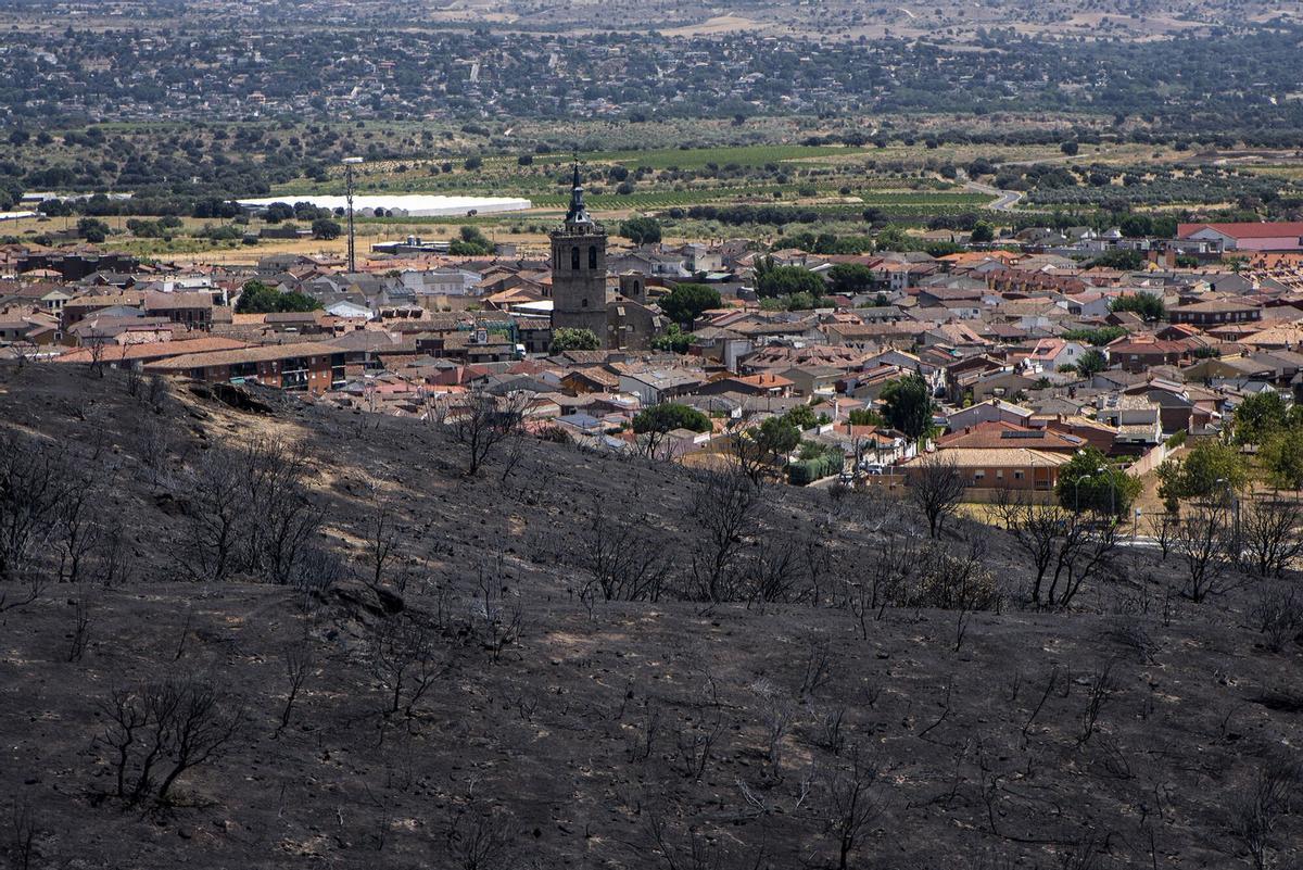 Vista tras el incendio en Villa del Prado, en el oeste de la Comunidad de Madrid.