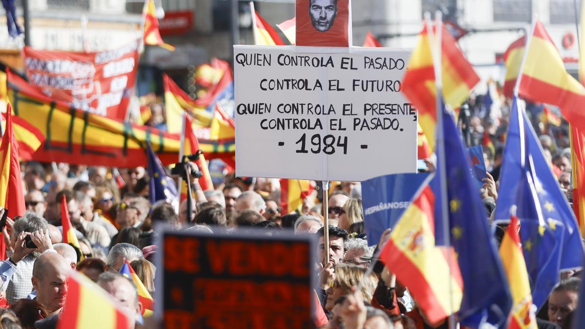 La derecha convoca protestas en toda España contra la amnistía a los independentistas catalanes