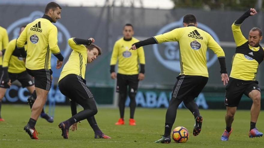 Un entrenamiento del Celta en A Madroa. // R. Grobas