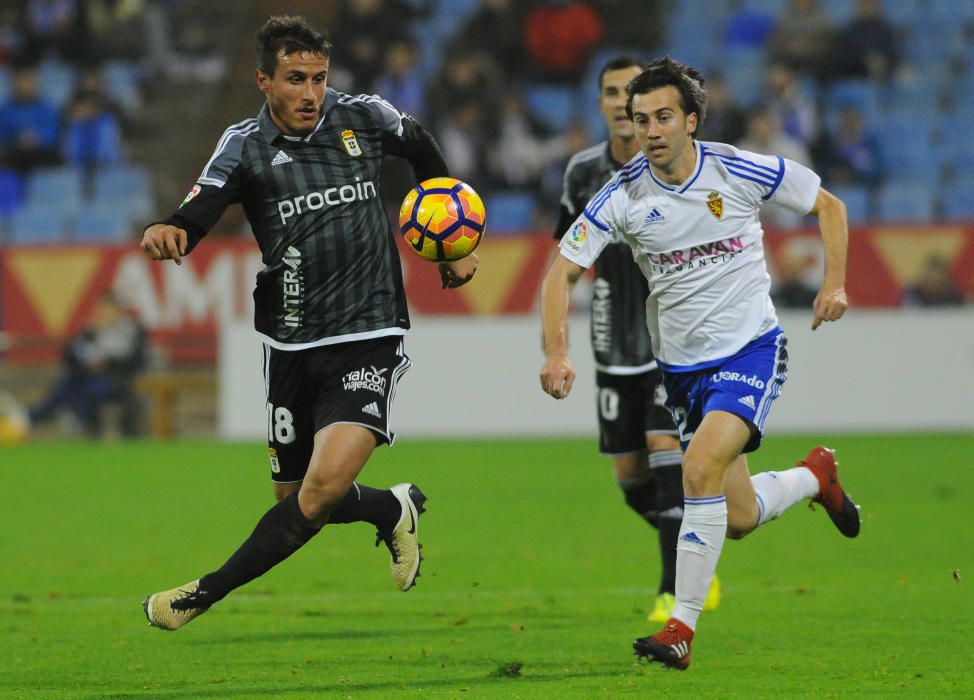 El partido entre el Zaragoza y el Real Oviedo, en imágenes