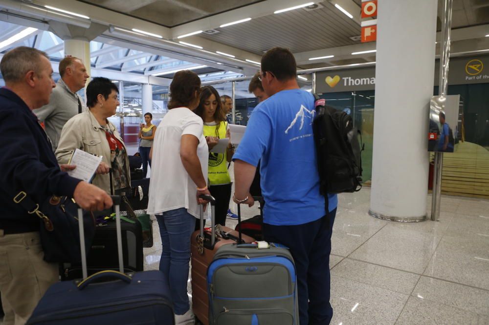 Afectados por la suspensión de pagos de Thomas Cook en el aeropuerto de Palma