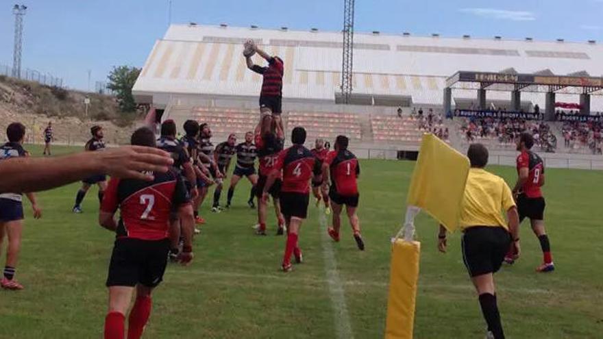 La Vila se lleva el derbi ante el CAU