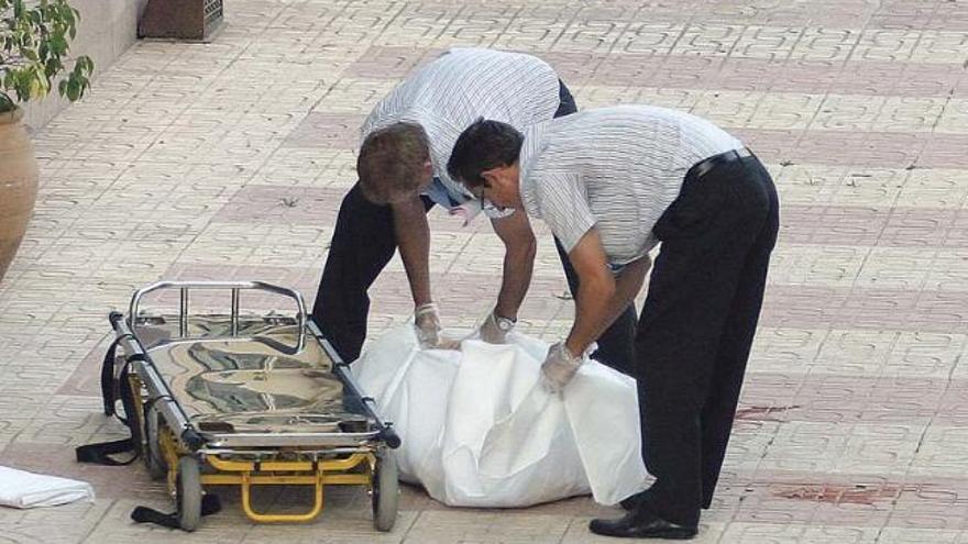 Detienen a un hombre en Benidorm tras caer su mujer desde el duodécimo piso