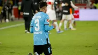 El Leverkusen pone precio a Hincapié ante el interés del Atlético