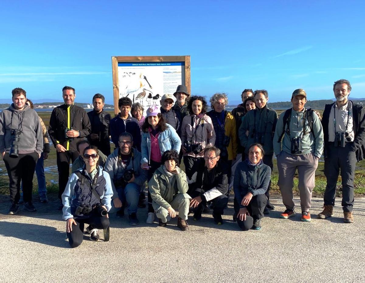Participantes en una de las salidas ornitológicas de SEO Pontevedra.