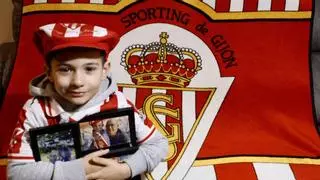Así es Izan Aguirre, el niño de 6 años que emociona en la nueva campaña de abonados del Sporting: "Preguntó si se la podía quedar"