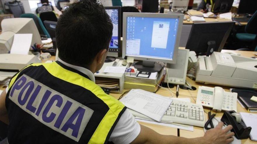 La Policia alerta contra la &#039;sextorsión&#039; en internet