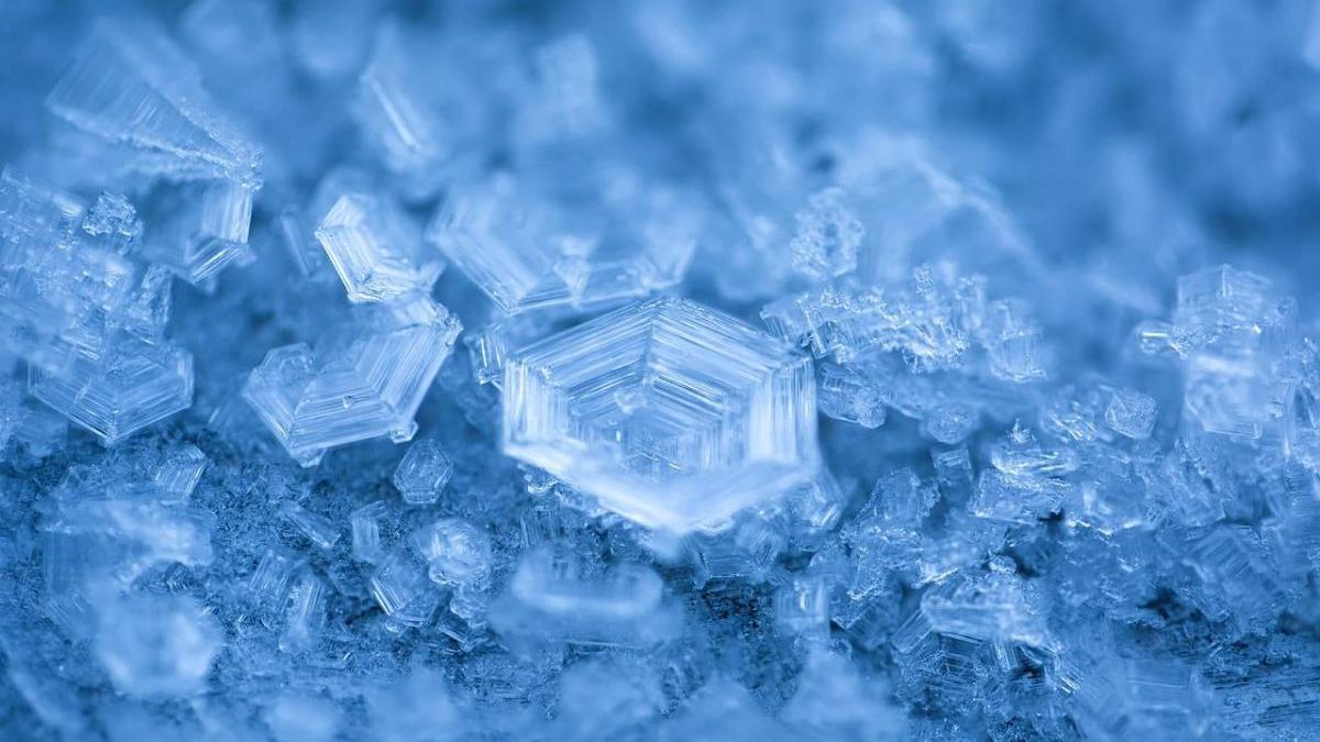 Los cristales de tiempo cuánticos presentan notables diferencias con los cristales convencionales que se pueden apreciar en la naturaleza.