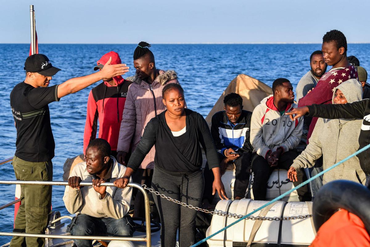 Rescate de migrantes subsaharianos frente a las costas de Sfax (Túnez)