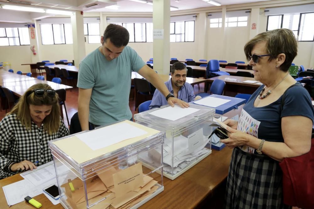 Las imágenes que nos dejan las elecciones autonómicas, europeas y municipales en la Región de Murcia