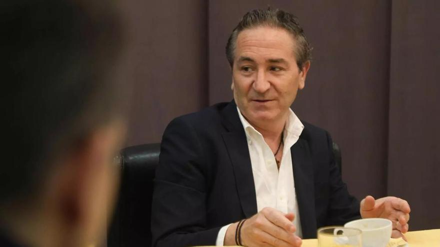 Bugeda enmarca como "reunión técnica" para "intercambiar impresiones" su encuentro con el director de la Hispanic en València
