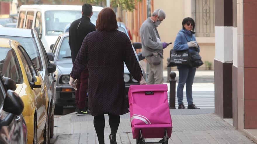 Seis de cada diez valencianos no se alejan más de 500 metros de sus casas por la cuarentena