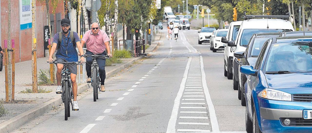 Un dels carrills bici que l&#039;autor comenta que han aparegut a la ciutat de Girona.