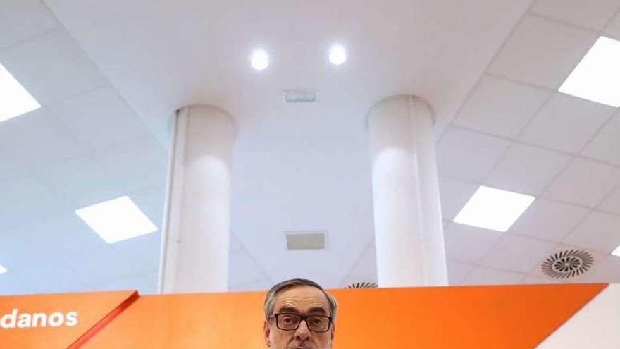 Villegas, ayer, en rueda de prensa en la sede de Ciudadanos. // Efe