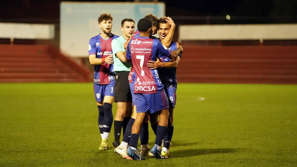 El Alzira quiere seguir celebrando victorias.